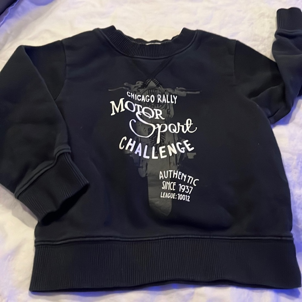 Black sweatshirt